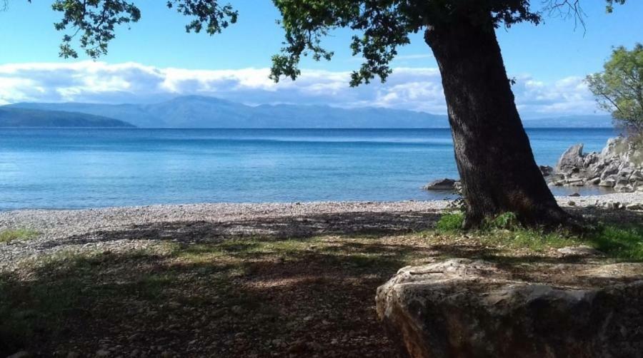 Apartment Mare Krk Milohnici Εξωτερικό φωτογραφία
